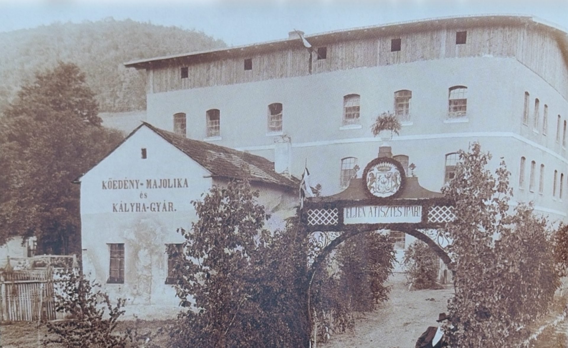 Hollóházán szeptembertől ünnepeljük az alapítást